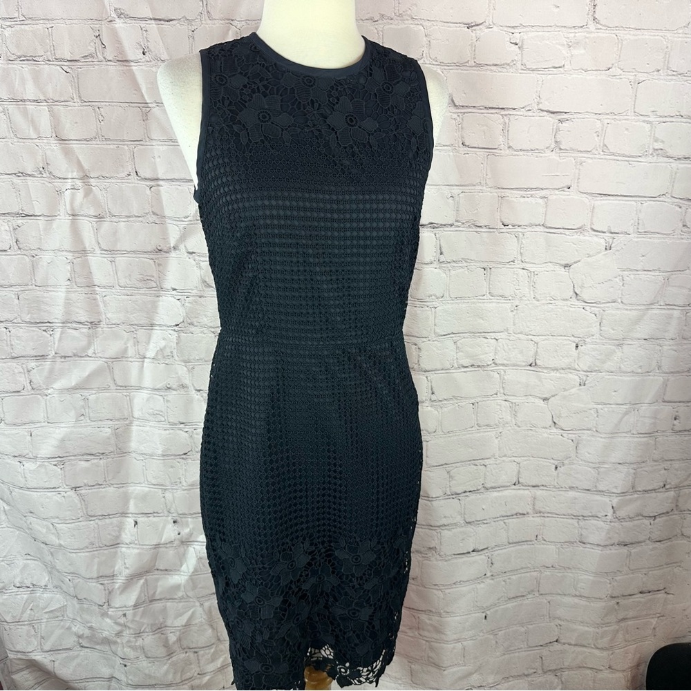Ann Taylor navy Sleeveless Lace overlay sheath Dress women 4 office minimalist